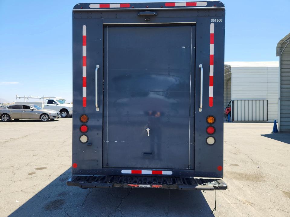 2020 Freightliner Chassis VIN 4UZAC2EA4LCMK2991 COPART salvage auction — MINOR DENT/SCRATCHES, CA - DIS/DLR/EXP ONLY CLEAN TITLE, sold $19,900 on 2026-09-15 (photo 6)
