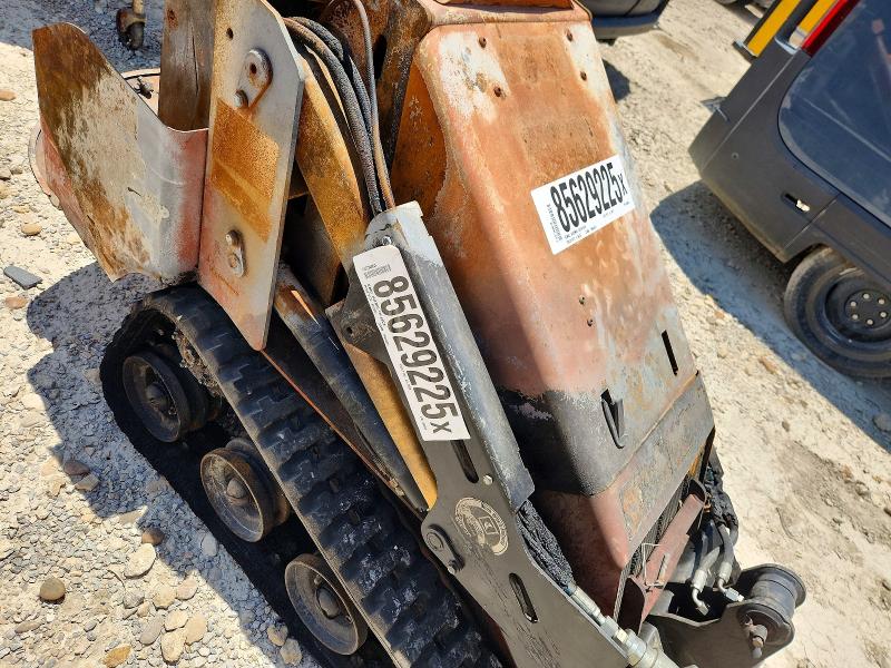 2017 Ditch witch Constructi VIN DWPSK600KH0000038 COPART salvage auction — BURN, BS, sold $200 on 2026-07-13 (photo 5)