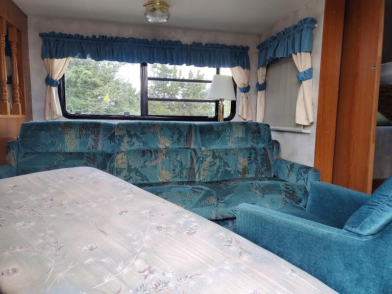 1996 Coachmen All models VIN 1TC2B5668T1003937 COPART salvage auction — ROOF, ND - SALVAGE PREVIOUSLY BRANDED, sold $30 on 2026-07-30 (photo 5)