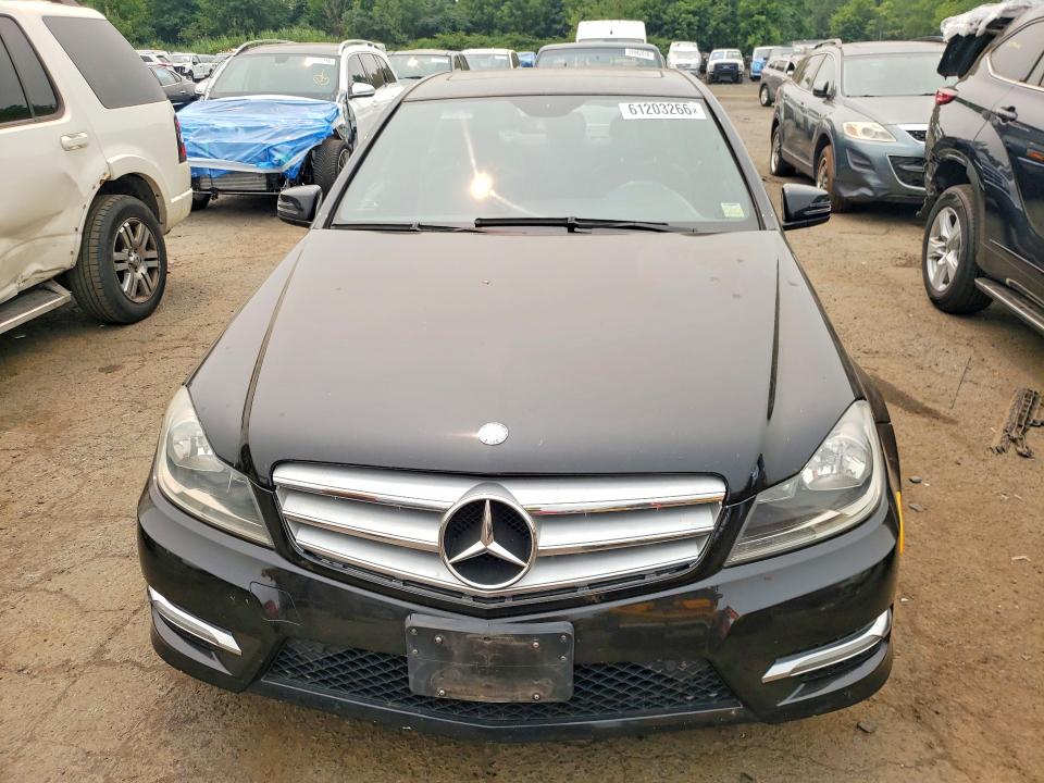 2012 Mercedes-benz C class VIN WDDGF8BB6CR196171 COPART salvage auction — MINOR DENT/SCRATCHES, Ct - Cert Of Title-Salvage, sold $875 on 2026-08-04 (photo 5)