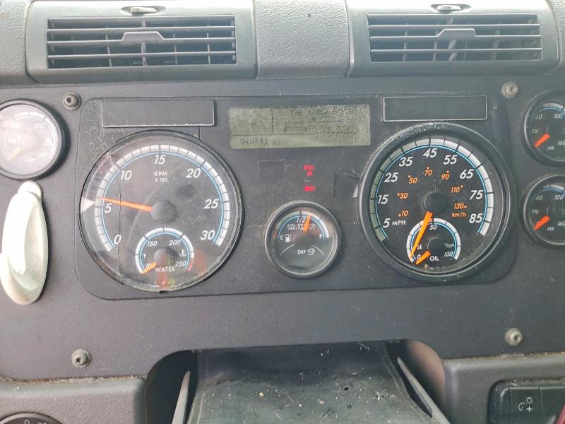 2014 Freightliner All other VIN 1FUBGLD65ELFV3359 COPART salvage auction — MINOR DENT/SCRATCHES, CT, sold $550 on 2026-07-28 (photo 9)