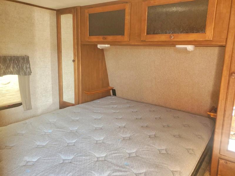 2016 Sprinter Trailer VIN 4YDT26R22G1530955 COPART salvage auction — WATER/FLOOD, IA - CERTIFICATE OF TITLE, sold $90 on 2026-07-28 (photo 5)