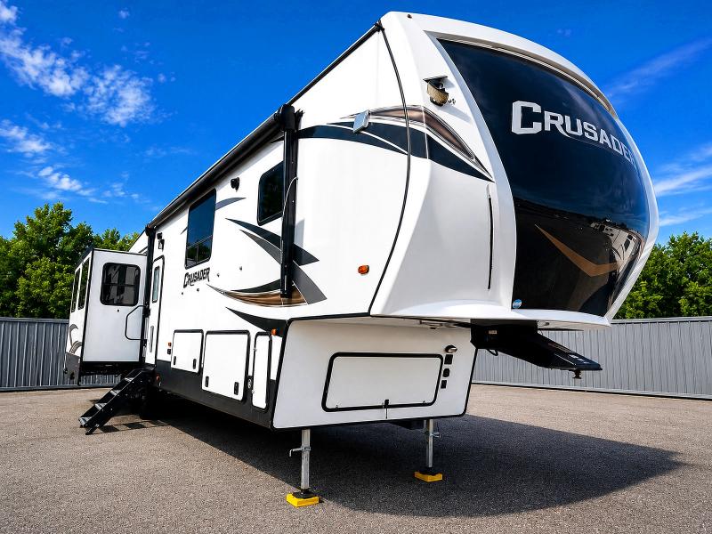 2020 Forest river Crusader VIN 5ZT3CS3B4LG124943 COPART salvage auction — MINOR DENT/SCRATCHES, CT, sold $1,200 on 2026-07-21 (photo 1)
