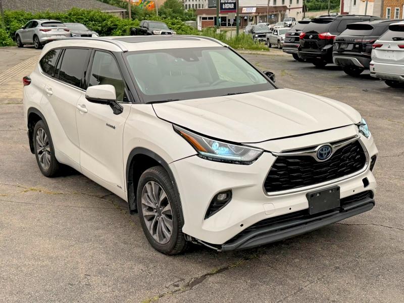 2020 Toyota Highlander hybrid VIN 5TDXBRCH9LS013183 COPART salvage auction — MINOR DENT/SCRATCHES, WV - CERTIFICATE OF TITLE (P), sold $19,700 on 2026-08-25 (photo 4)