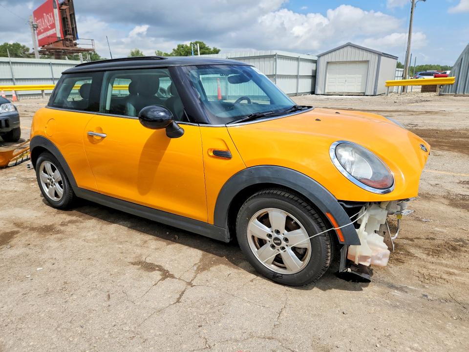2016 Mini Cooper VIN WMWXP5C53GT739805 COPART salvage auction — FRONT END, Mi - Certificate Of Title, sold $800 on 2026-08-19 (photo 4)