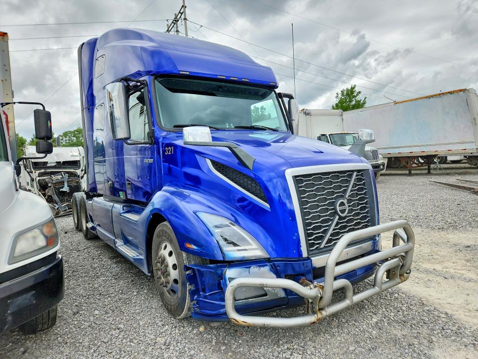 2020 Volvo VIN 4V4NC9EJ8LN269331 COPART salvage auction — FRONT END, Ny - Certificate Of Title, sold $10,800 on 2026-08-04 (photo 4)