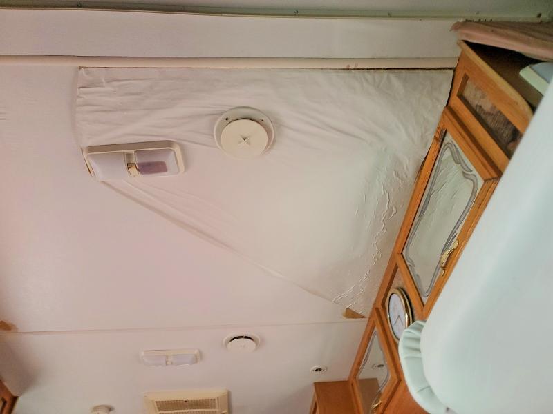 2000 Thor Econoline VIN 1FDXE45S6YHA61590 COPART salvage auction — WATER/FLOOD, DV, sold $600 on 2026-08-25 (photo 9)