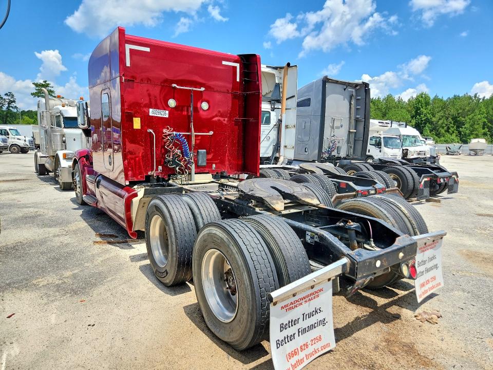 2016 Peterbilt All other VIN 1XPBDP9X2GD306575 COPART salvage auction — MINOR DENT/SCRATCHES, SC - CERTIFICATE OF TITLE (P), sold $11,100 on 2026-07-28 (photo 2)