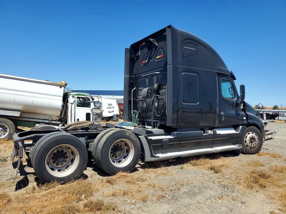 2015 Freightliner All other VIN 3AKJGLD62FSFL2809 COPART salvage auction — BURN, CA - LIEN PAPERS-CLEAN OR AC (P), sold $100 on 2026-08-04 (photo 3)
