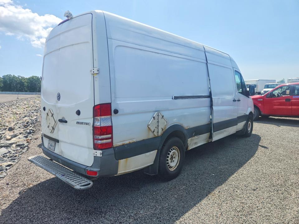 2011 Mercedes-benz Sprinter VIN WD3PE8CB4B5606056 COPART salvage auction — ALL OVER, CT, sold $125 on 2026-08-04 (photo 3)