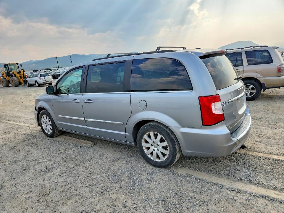 2015 Chrysler Minivan VIN 2C4RC1BG1FR636634 COPART salvage auction — NORMAL WEAR, CT, sold $625 on 2026-09-01 (photo 2)