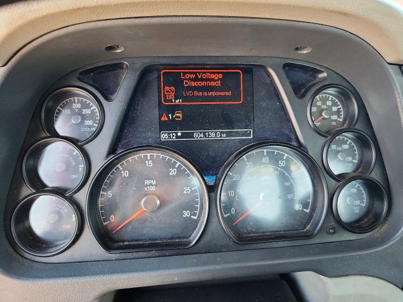 2021 Peterbilt All other VIN 1XPBD49X7MD756099 COPART salvage auction — MINOR DENT/SCRATCHES, TN - CERTIFICATE OF TITLE, sold $5,000 on 2026-07-28 (photo 9)