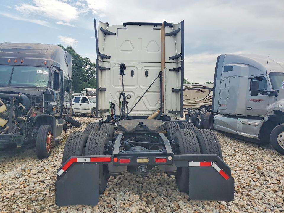 2020 Freightliner All other VIN 3AKJHHFG3LSLP4599 COPART salvage auction — SIDE, CT, sold $15,100 on 2026-08-22 (photo 6)
