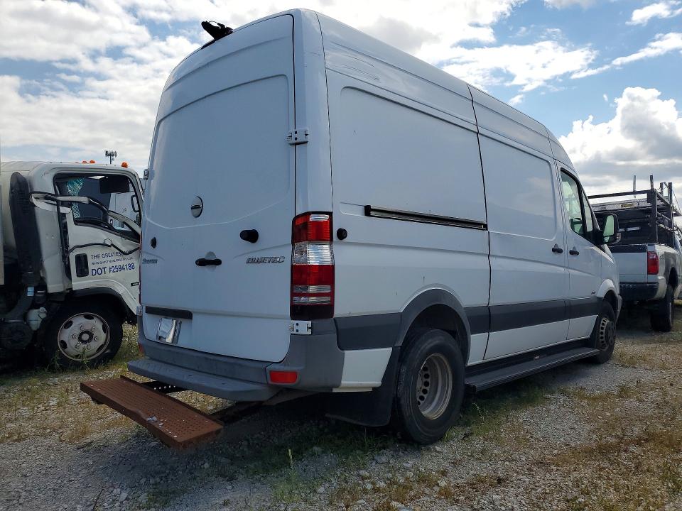 2013 Freightliner Sprinter VIN WDYPF0CC0D5815007 COPART salvage auction — NORMAL WEAR, IN - CERTIFICATE OF TITLE, sold $2,650 on 2026-07-28 (photo 3)