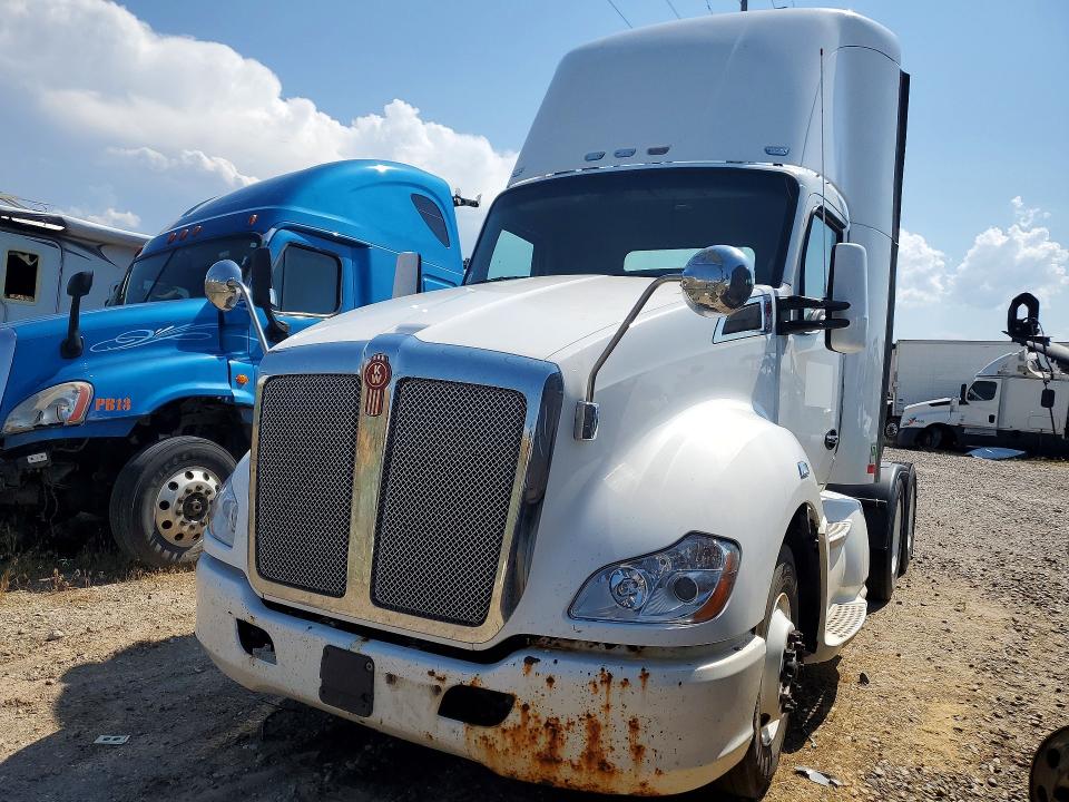 2014 Kenworth All other VIN 1XKYD49X2EJ412845 — COPART salvage auction photo