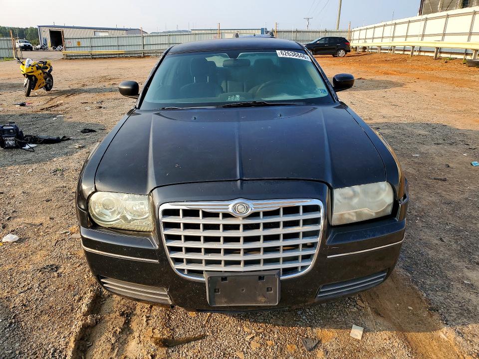 2006 Chrysler 300 VIN 2C3LA43R16H246463 COPART salvage auction — MECHANICAL, Va - Certificate Of Title, sold $300 on 2026-08-01 (photo 5)