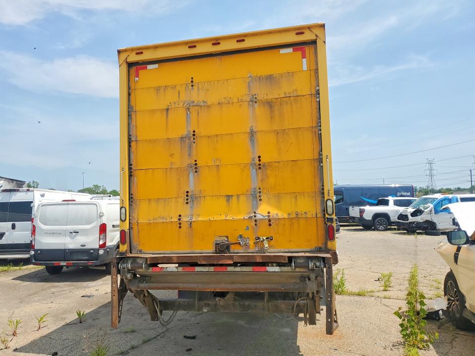 2012 Frht - freightliner All other VIN 1FVACWDT5CHBP6560 COPART salvage auction — MINOR DENT/SCRATCHES, MI - CERTIFICATE OF TITLE, sold $1,300 on 2026-08-10 (photo 6)