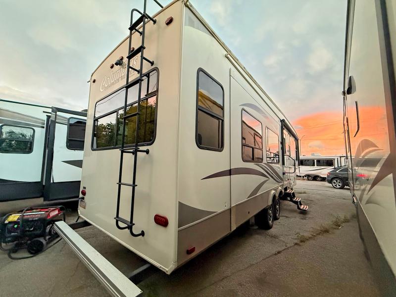 2017 Forest river Othr VIN 4X4FCMH27H6006556 COPART salvage auction — NORMAL WEAR, CT, sold $23,500 on 2026-08-18 (photo 4)