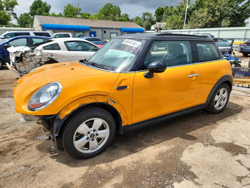 2016 Mini Cooper VIN WMWXP5C53GT739805 COPART salvage auction — FRONT END, Mi - Certificate Of Title, sold $800 on 2026-08-19 (photo 1)