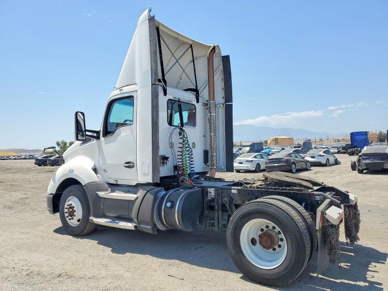 2016 Kenworth All other VIN 1XKYA48X7GJ124851 COPART salvage auction — MINOR DENT/SCRATCHES, DV, sold $5,000 on 2026-07-28 (photo 3)