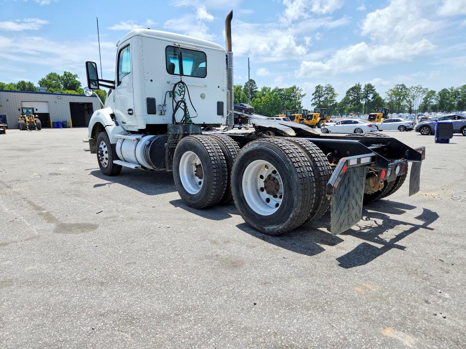 2017 Kenworth All other VIN 1XKZDP9X9HJ168606 COPART salvage auction — FRONT END, NC - CERTIFICATE OF TITLE (P), sold $6,800 on 2026-07-28 (photo 2)