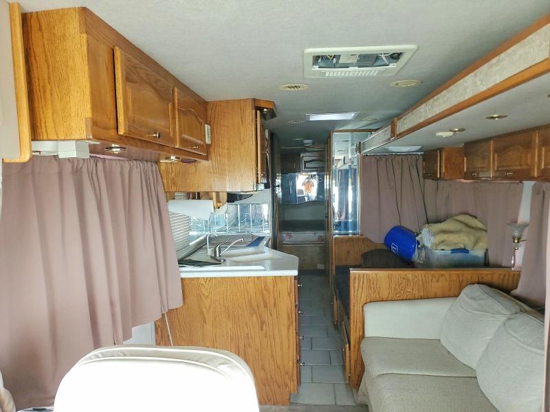2000 Frht All other VIN 4UZ6XFBA5YCF99159 COPART salvage auction — MINOR DENT/SCRATCHES, NV - CERTIFICATE OF TITLE, sold $2,850 on 2026-07-29 (photo 6)