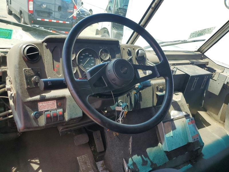 2001 Freightliner All other VIN 4UZAANBW41CH52900 COPART salvage auction — MECHANICAL, CT, sold $175 on 2026-08-13 (photo 8)