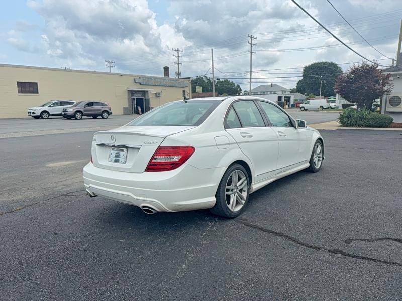 2013 Mercedes-benz C class VIN WDDGF8AB6DR274838 COPART salvage auction — MINOR DENT/SCRATCHES, Ct - Certificate Of Title (P), sold $250 on 2026-07-31 (photo 4)