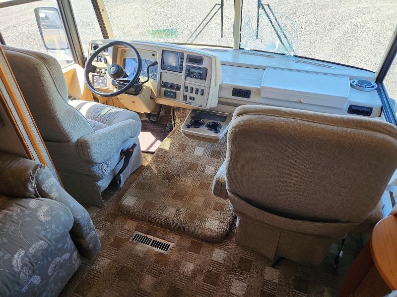 2005 Winnebago All other VIN 5B4MP67G653404709 COPART salvage auction — SIDE, CT, sold $4,350 on 2026-07-28 (photo 5)