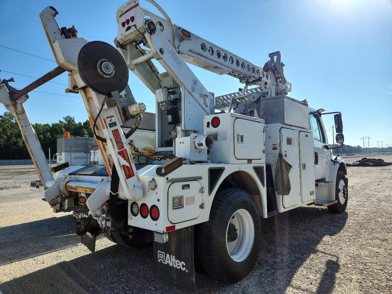 2014 Freightliner All other VIN 1FVACXDT7EHFM5119 COPART salvage auction — MINOR DENT/SCRATCHES, LA - CERTIFICATE OF TITLE, sold $4,400 on 2026-08-04 (photo 4)