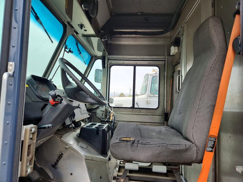 2020 Freightliner Mt45 chass VIN 4UZAC2EA4LCLZ7056 COPART salvage auction — MINOR DENT/SCRATCHES, CA - DIS/DLR/EXP ONLY CLEAN TITLE, sold $750 on 2026-07-28 (photo 7)