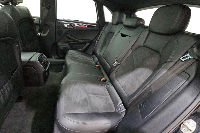 2021 Porsche Macan VIN WP1AA2A57MLB08979 COPART salvage auction — NORMAL WEAR, CT, sold $18,700 on 2026-08-12 (photo 6)