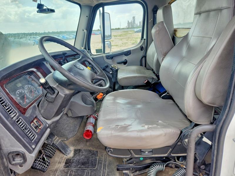 2015 Freightliner All other VIN 3AKJC5DV4FDGK1865 COPART salvage auction — NORMAL WEAR, TX - CERTIFICATE OF TITLE, sold $7,800 on 2026-08-25 (photo 7)