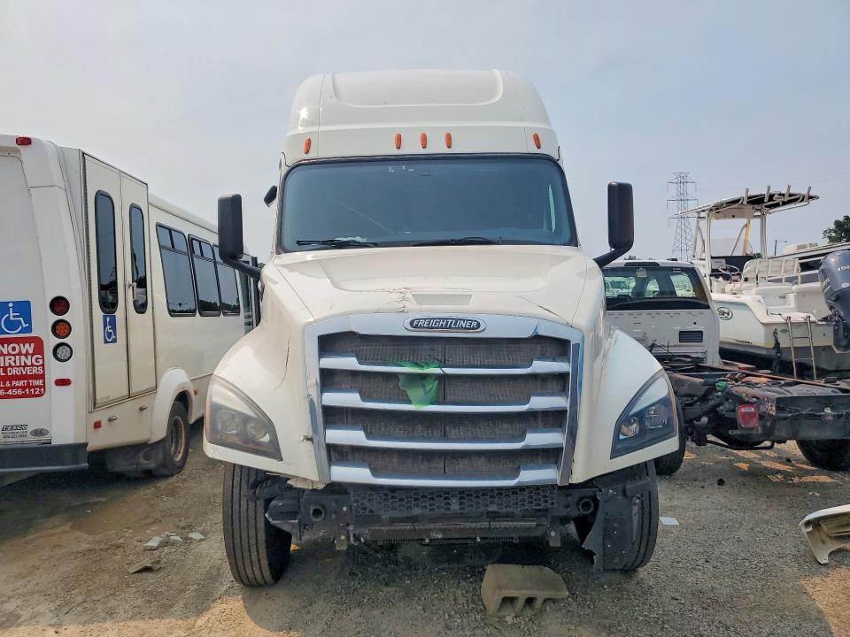 2019 Freightliner All other VIN 3AKJHHDR4KSKY1058 COPART salvage auction — MINOR DENT/SCRATCHES, NJ - CERTIFICATE OF TITLE, sold $700 on 2026-07-28 (photo 5)