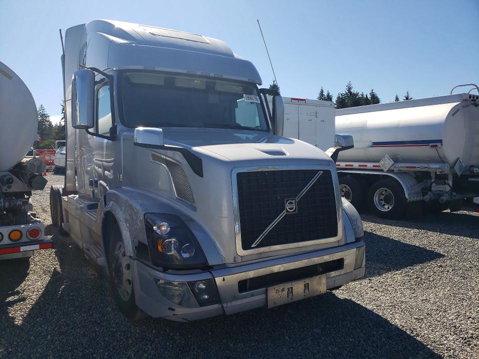 2017 Volvo Vn VIN 4V4NC9EH1HN986898 COPART salvage auction — MECHANICAL, Va - Certificate Of Title, sold $7,000 on 2026-09-22 (photo 4)