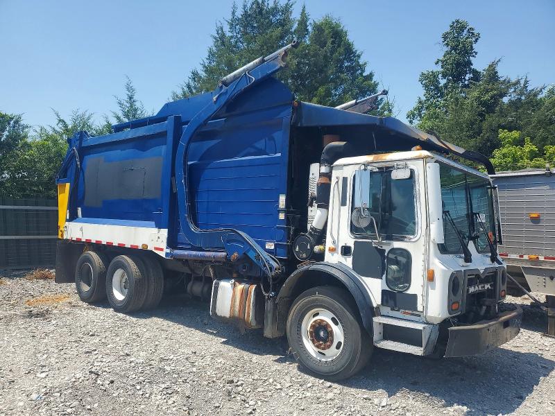 2013 Mack Te VIN 1M2AV02C8DM010038 — COPART salvage auction photo
