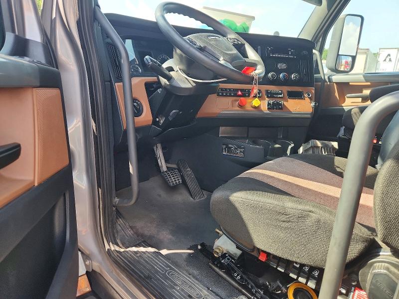 2022 Freightliner All other VIN 3AKJHHDR5NSNJ4692 COPART salvage auction — NORMAL WEAR, OK - CERTIFICATE OF TITLE (P), sold $15,200 on 2026-07-28 (photo 8)