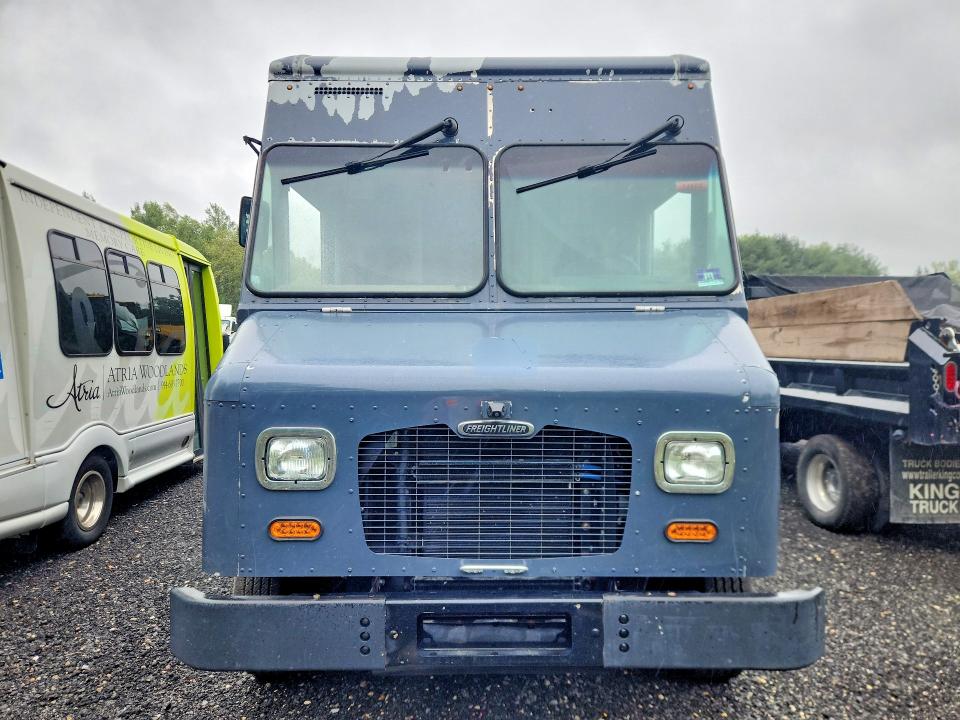 2020 Frht - freightliner Mt45 chass VIN 4UZAC2EA4LCMK0190 COPART salvage auction — NORMAL WEAR, CT, sold $13,100 on 2026-08-13 (photo 5)