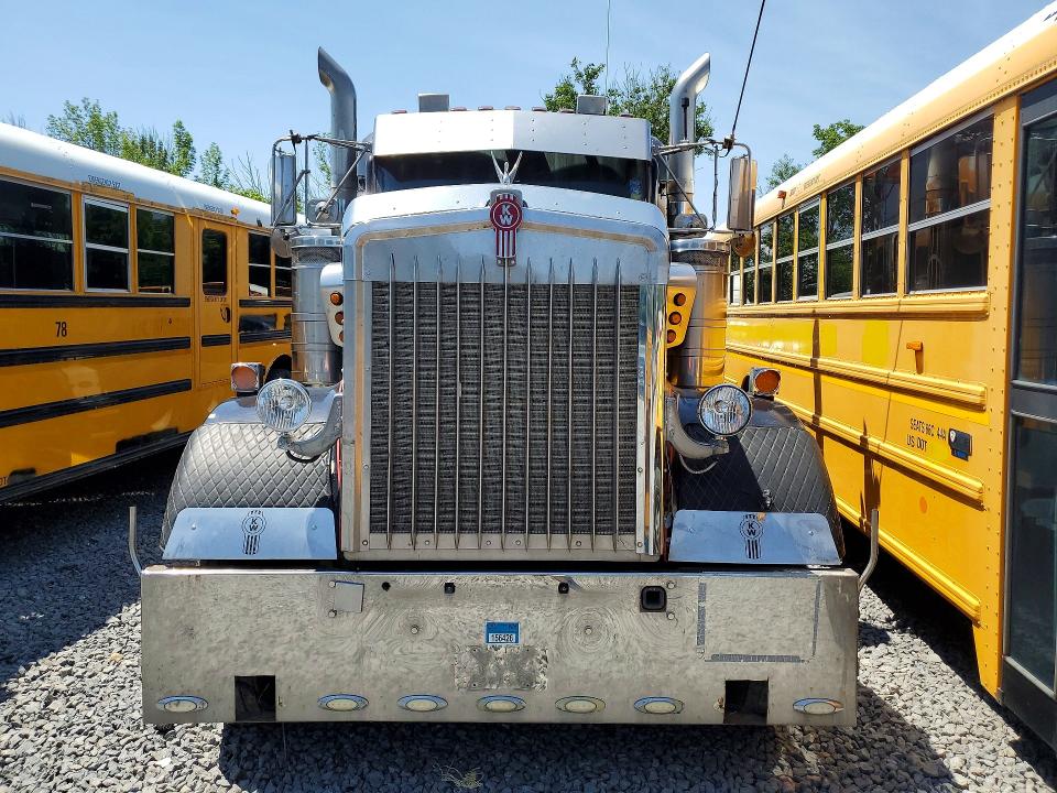 1997 Kenworth All other VIN 1XKWD29X7VJ745392 COPART salvage auction — REAR END, AZ - CERT OF TITLE - SALVAGE, sold $2,000 on 2026-07-30 (photo 5)