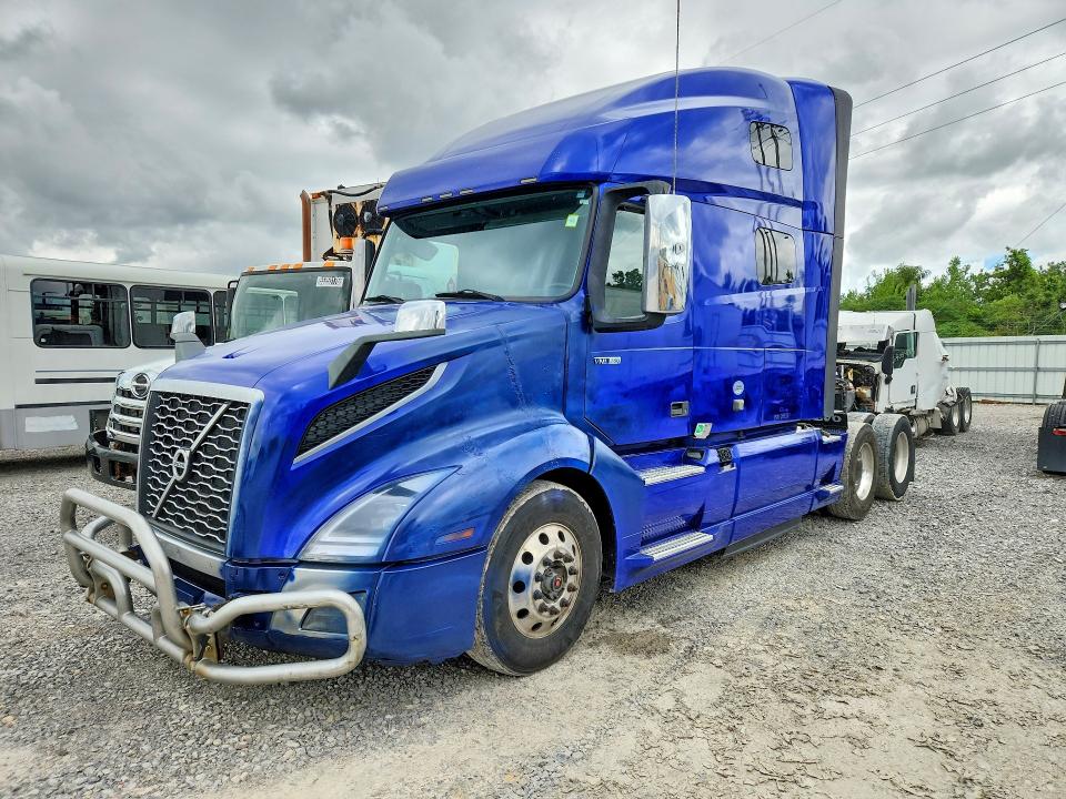 2020 Volvo VIN 4V4NC9EJ8LN269331 COPART salvage auction — FRONT END, Ny - Certificate Of Title, sold $10,800 on 2026-08-04 (photo 1)