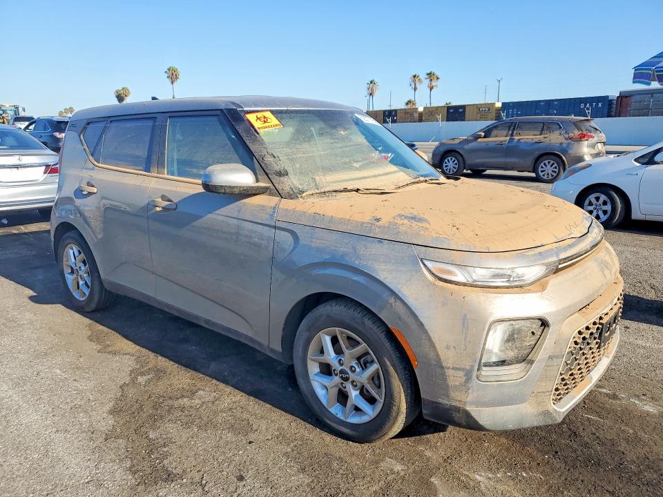 2022 Kia Soul VIN KNDJ23AU2N7838093 COPART salvage auction — WATER/FLOOD, Ca - Dis/Dlr/Exp Only Clean Title, sold $1,100 on 2026-07-31 (photo 4)