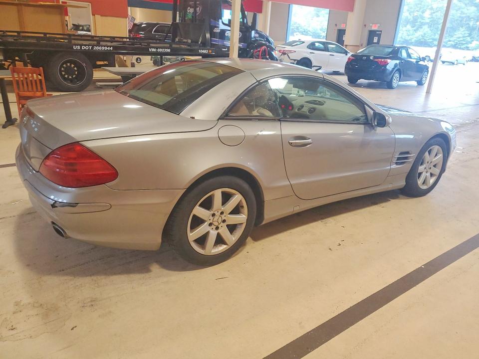 2005 Mercedes-benz Sl-class VIN WDBSK75F75F092834 COPART salvage auction — NORMAL WEAR, MA - CERTIFICATE OF TITLE, sold $1,000 on 2026-07-30 (photo 3)