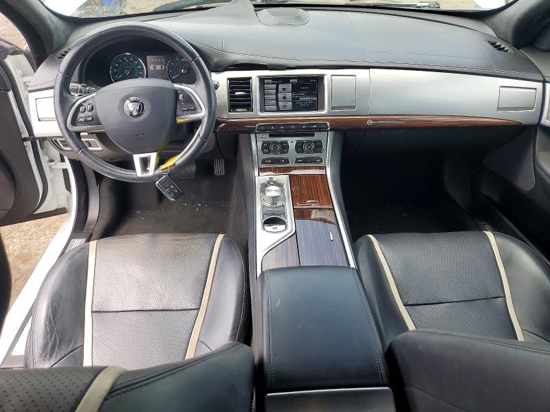 2015 Jaguar Xf VIN SAJWA0F78F8U53919 COPART salvage auction — MINOR DENT/SCRATCHES, MI - CERTIFICATE OF TITLE, sold $700 on 2026-07-31 (photo 8)