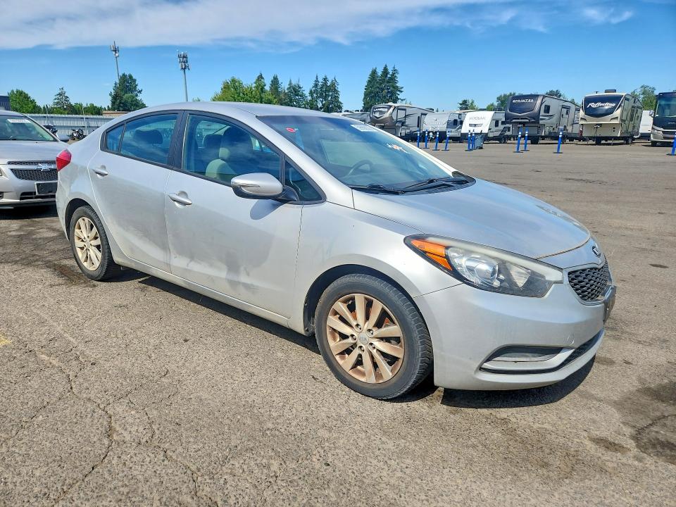 2015 Kia Forte VIN KNAFX4A64F5280238 COPART salvage auction — MECHANICAL, Or - Certificate Of Title, sold $725 on 2026-07-20 (photo 4)