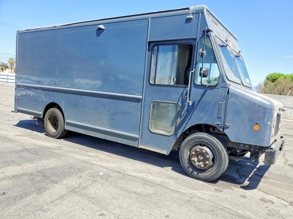 2021 Freightliner All other VIN 4UZAC2GA4MCMM9459 COPART salvage auction — SIDE, DV, sold $9,600 on 2026-08-10 (photo 4)