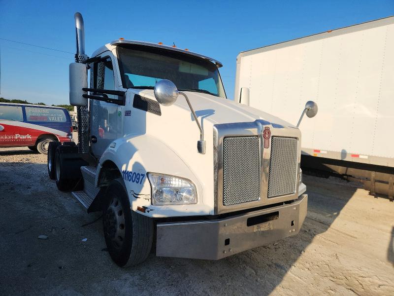 2017 Kenworth All other VIN 1XKZDK9X2HJ163976 COPART salvage auction — NORMAL WEAR, CT, sold $9,300 on 2026-07-14 (photo 1)