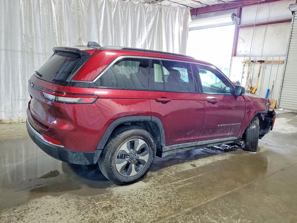 2025 Jeep Cherokee VIN 1C4RJYB63S8704234 COPART salvage auction — FRONT END, Ca - Certificate Of Title, sold $15,600 on 2026-08-10 (photo 3)