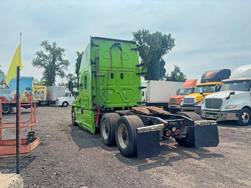 2017 Freightliner All other VIN 3AKJGLDR9HSHU4071 COPART salvage auction — MINOR DENT/SCRATCHES, Pa - Cert Of Title-Formerly Abandon (P), sold $2,000 on 2026-07-21 (photo 3)