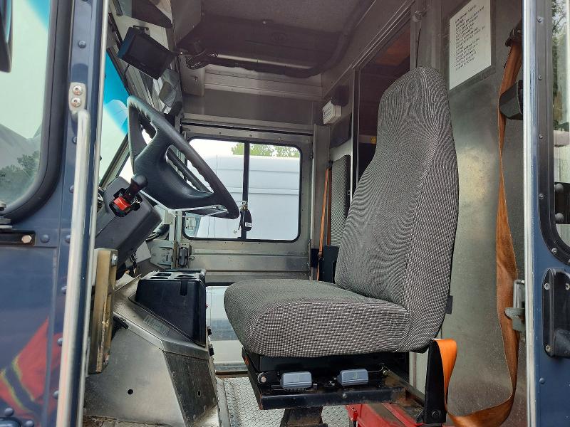 2020 Freightliner All other VIN 4UZAC2EA0LCLZ6566 COPART salvage auction — NORMAL WEAR, CT, sold $225 on 2026-08-13 (photo 7)