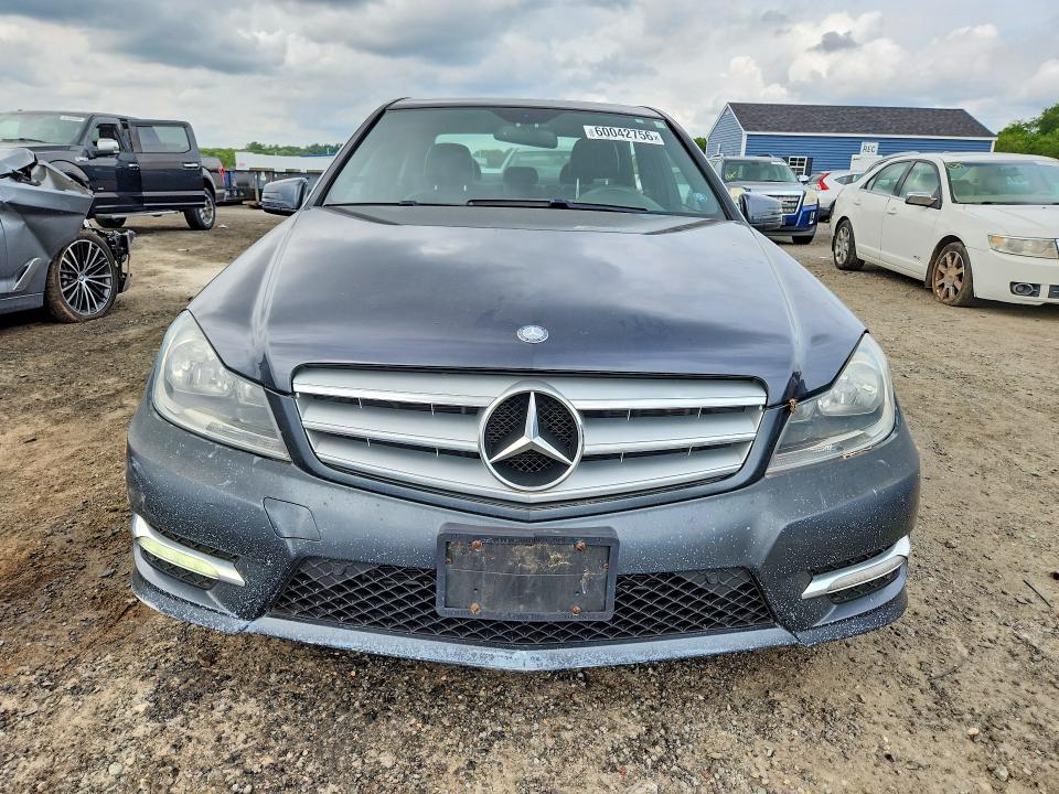 2013 Mercedes-benz C class VIN WDDGF8ABXDR276480 COPART salvage auction — SIDE, Ma - Cert Of Title-Reconstrctd Coll, sold $900 on 2026-08-05 (photo 5)